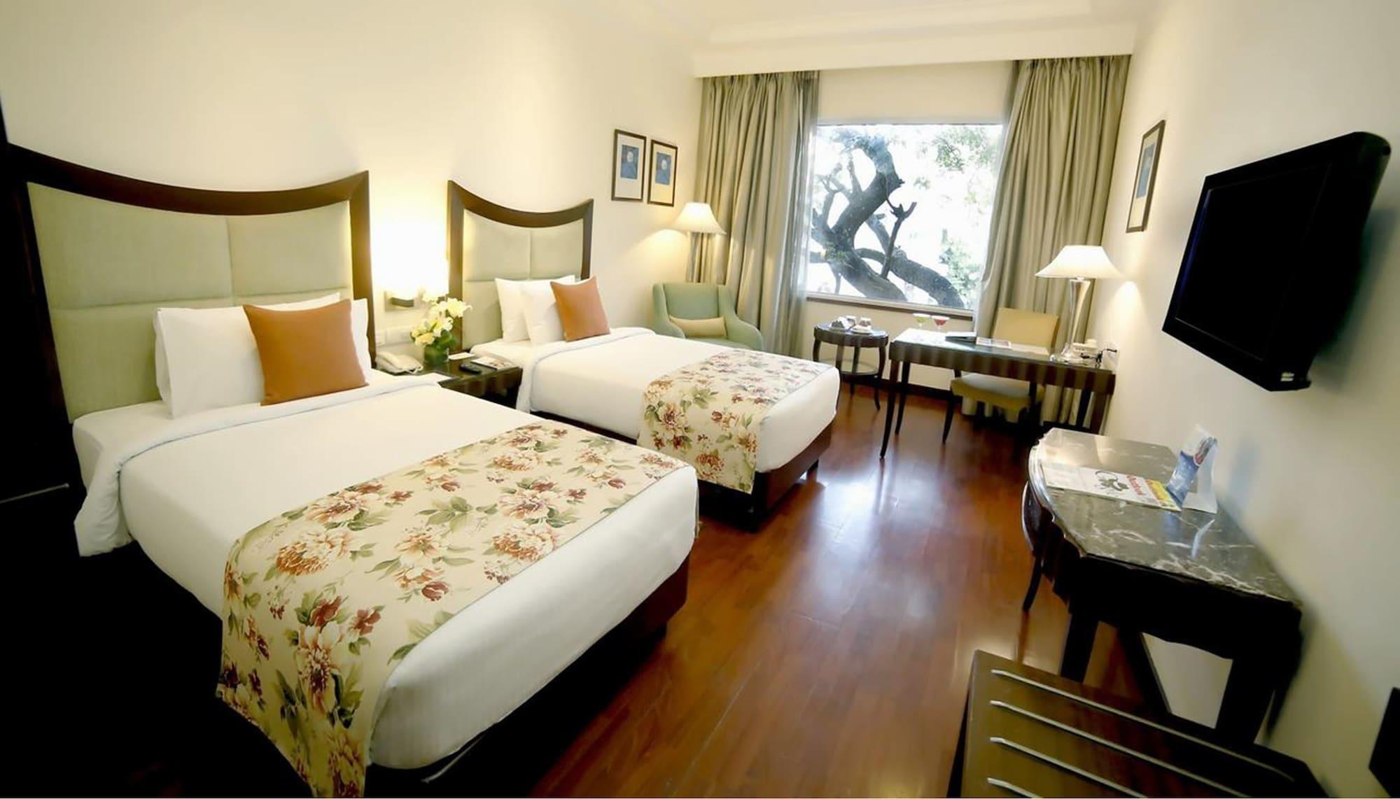 เดอะ มิวส์ ซาโรวาร์ พอร์ทิโก้ Hotel นิวเดลี ภายนอก รูปภาพ