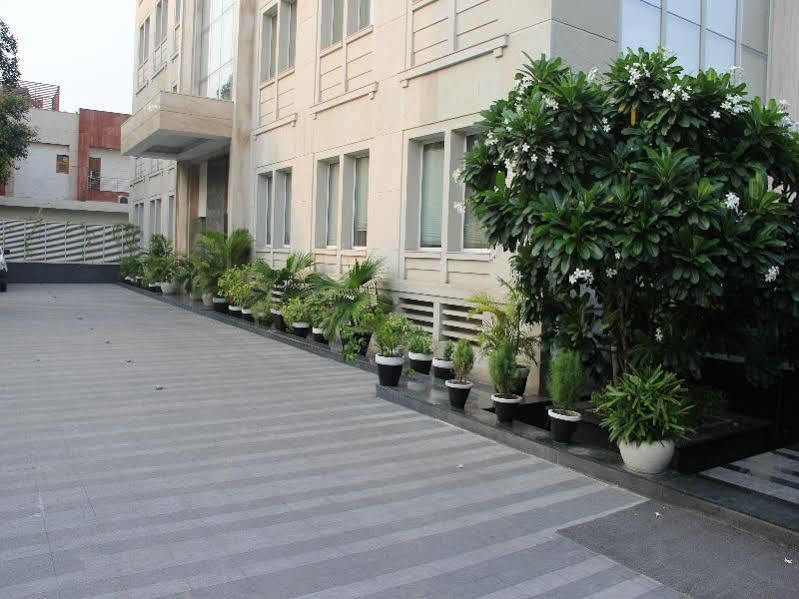 เดอะ มิวส์ ซาโรวาร์ พอร์ทิโก้ Hotel นิวเดลี ภายนอก รูปภาพ