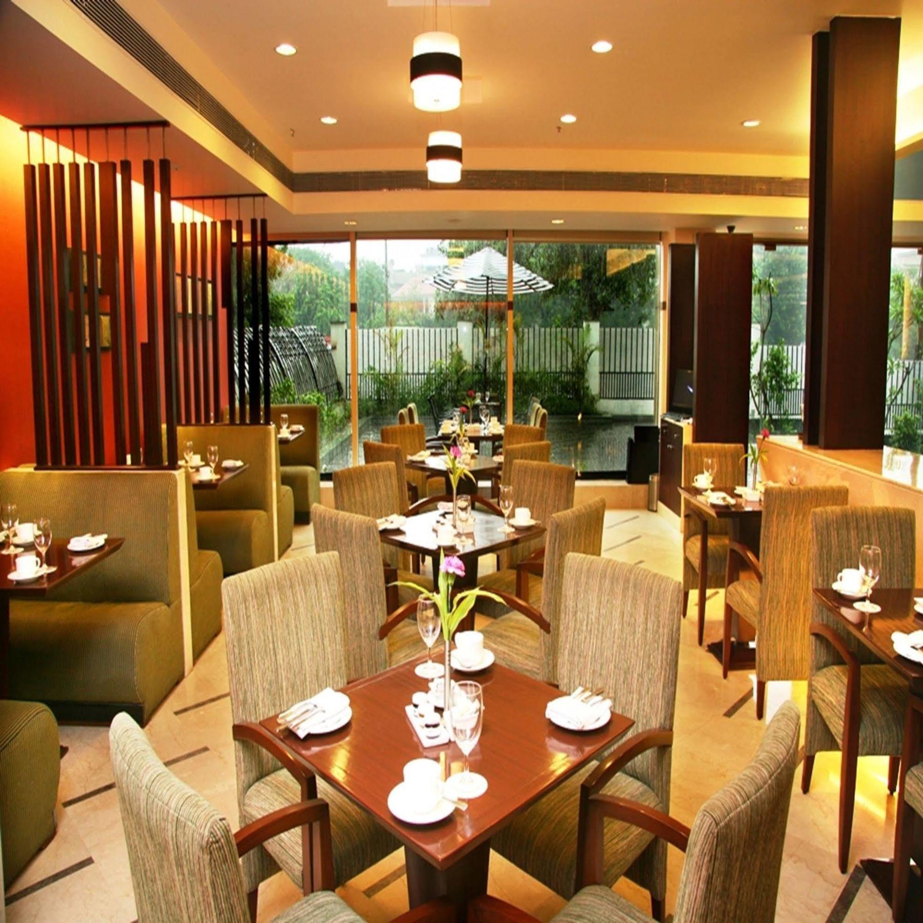 เดอะ มิวส์ ซาโรวาร์ พอร์ทิโก้ Hotel นิวเดลี ภายนอก รูปภาพ