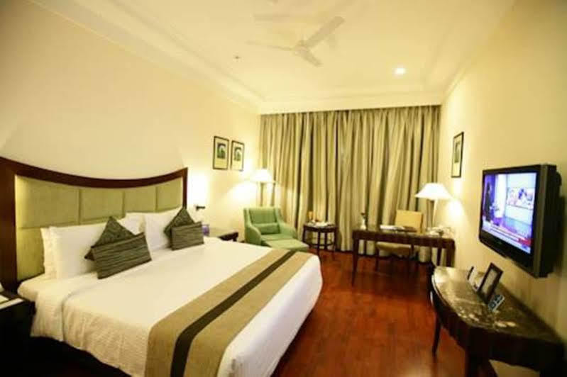 เดอะ มิวส์ ซาโรวาร์ พอร์ทิโก้ Hotel นิวเดลี ภายนอก รูปภาพ