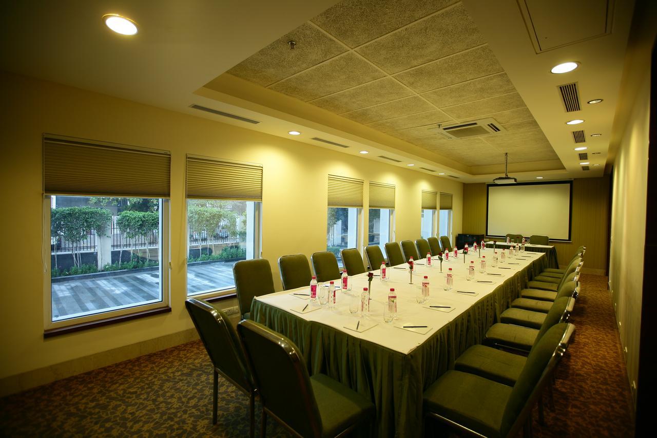 เดอะ มิวส์ ซาโรวาร์ พอร์ทิโก้ Hotel นิวเดลี ภายนอก รูปภาพ